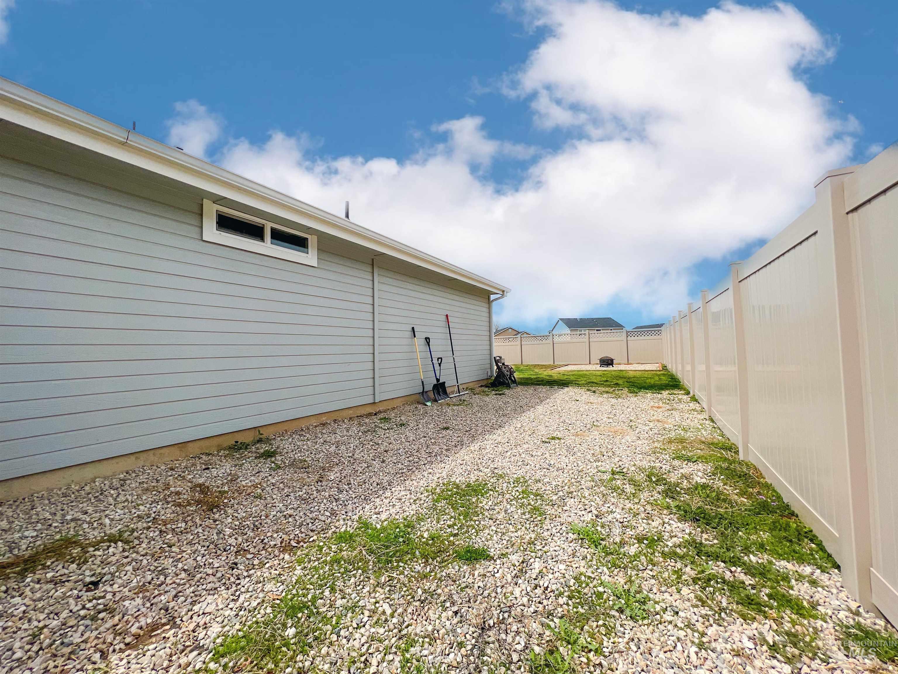 3007 N Cherry Grove Way