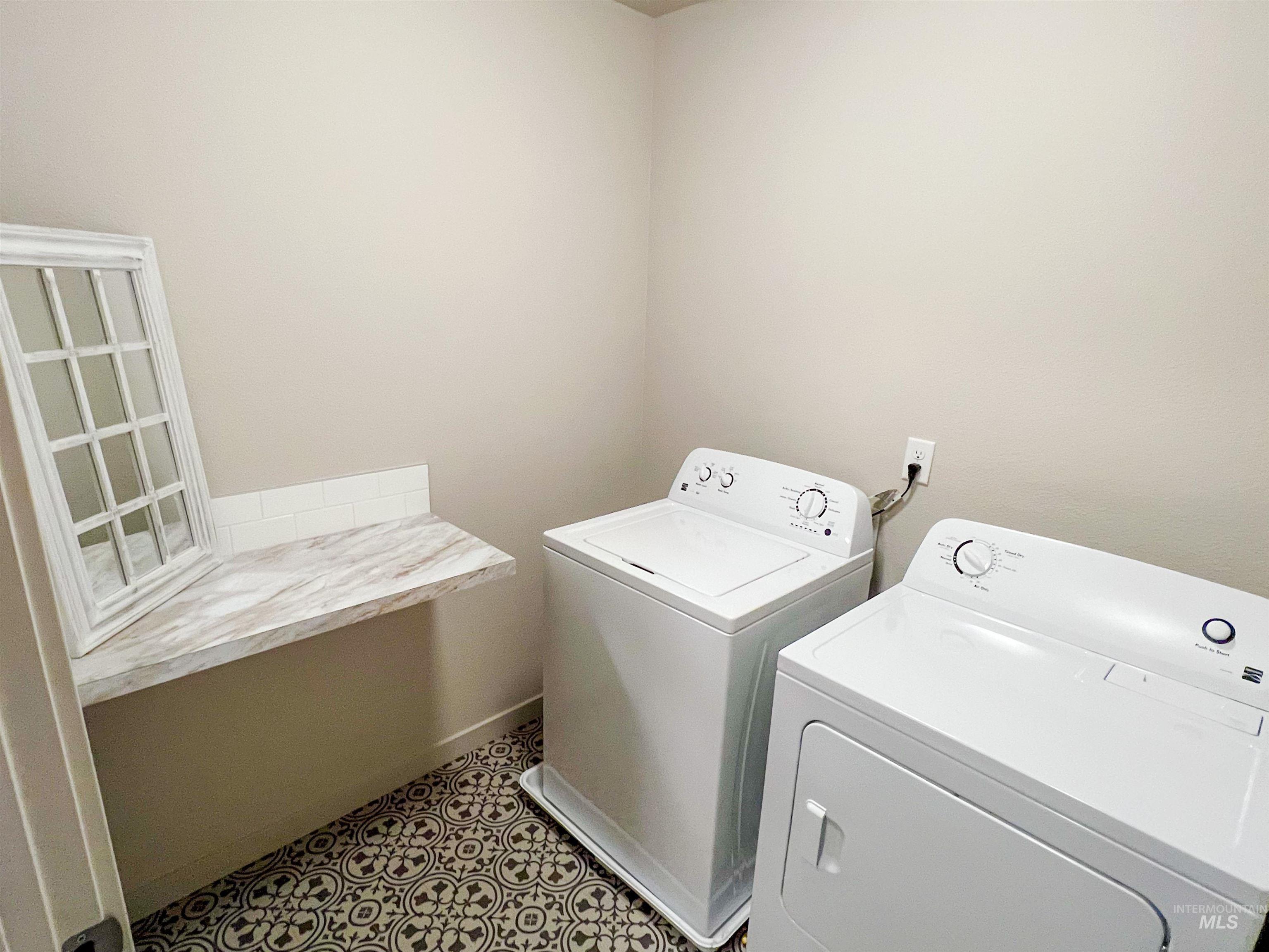 3007 N Cherry Grove Way