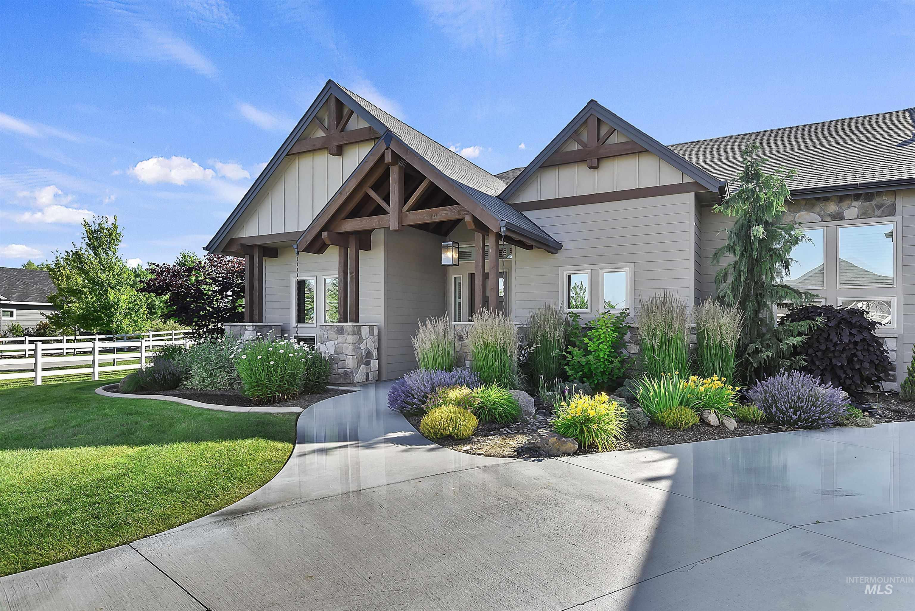 2074 N Payette River Way