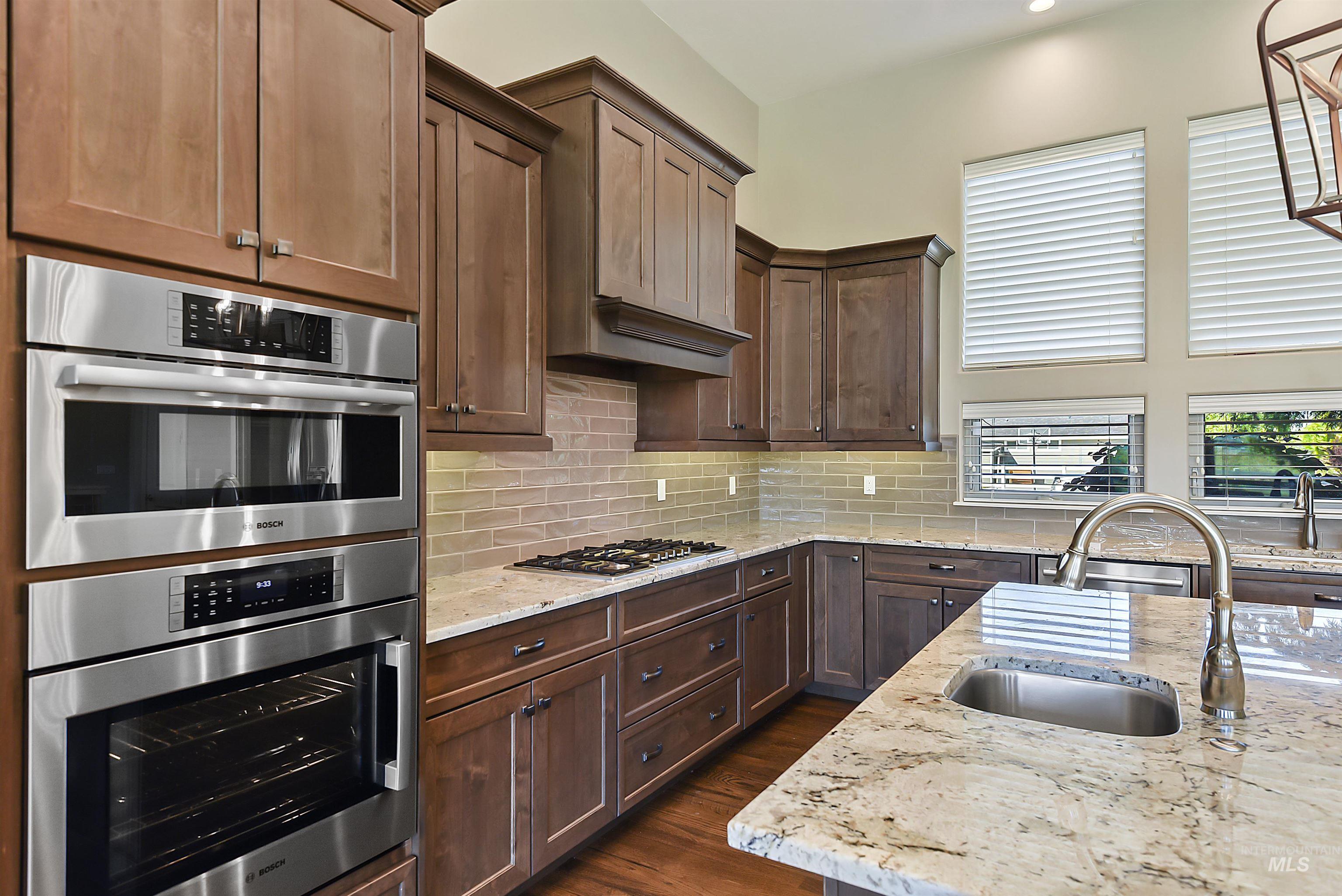 2074 N Payette River Way