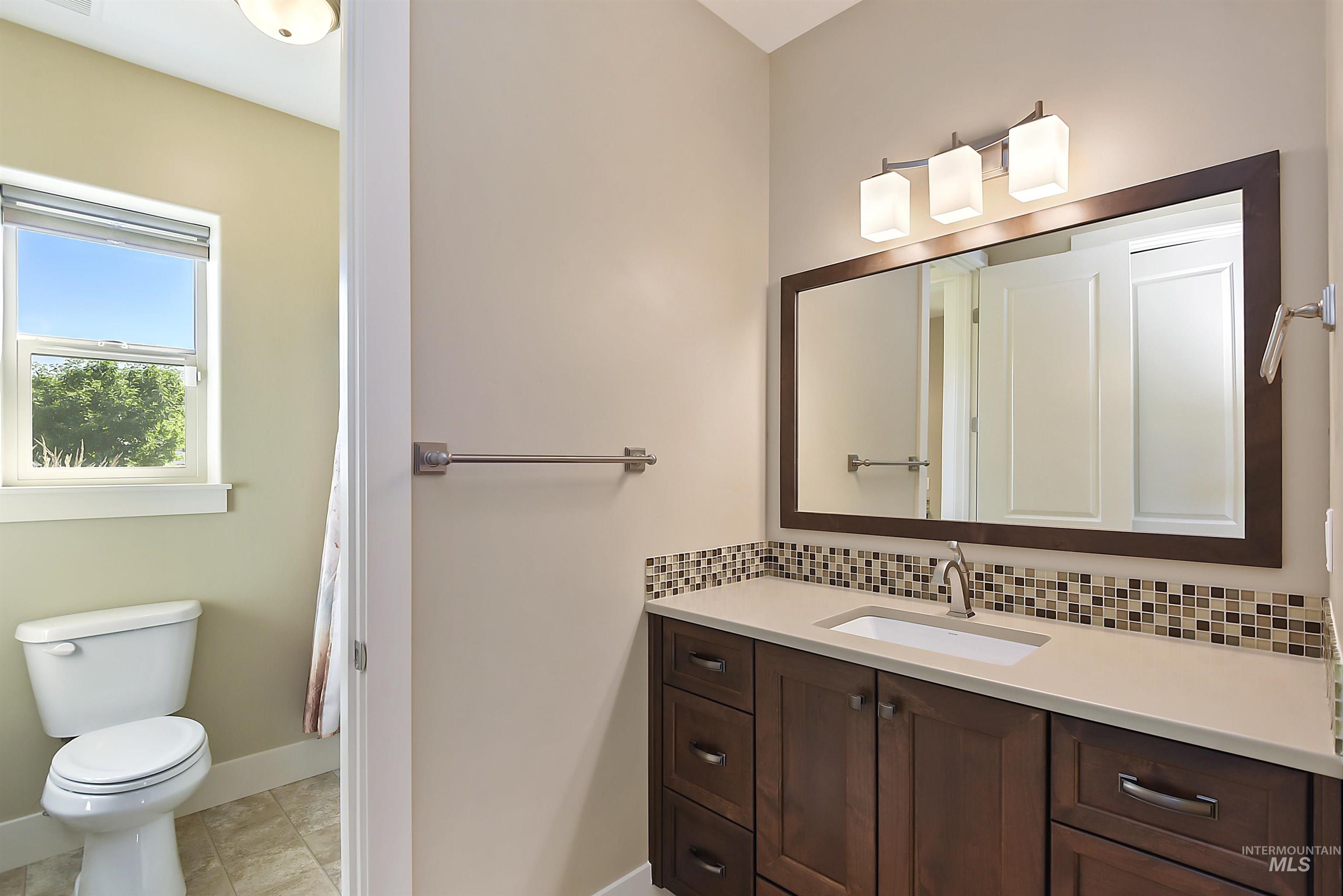 2074 N Payette River Way