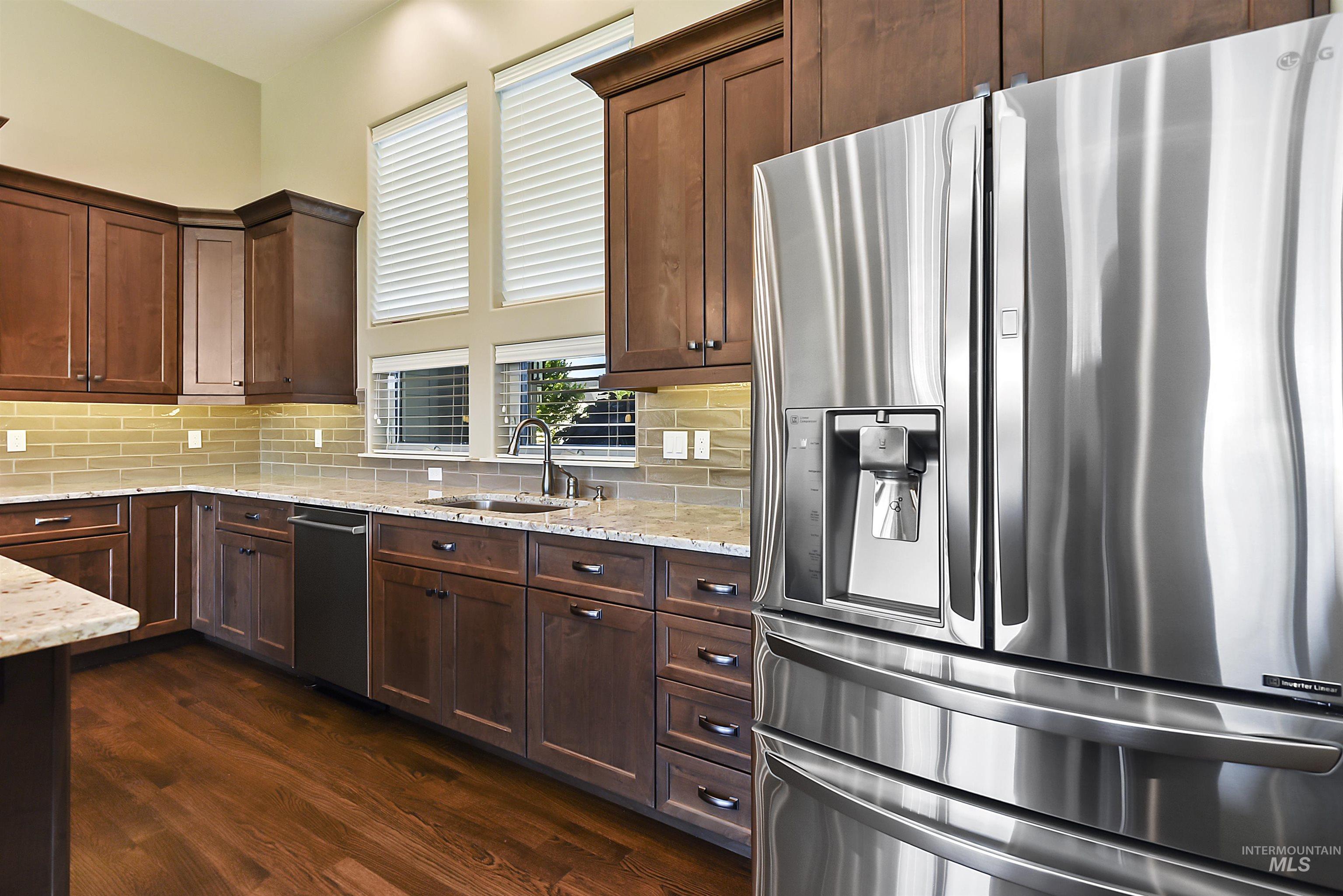 2074 N Payette River Way