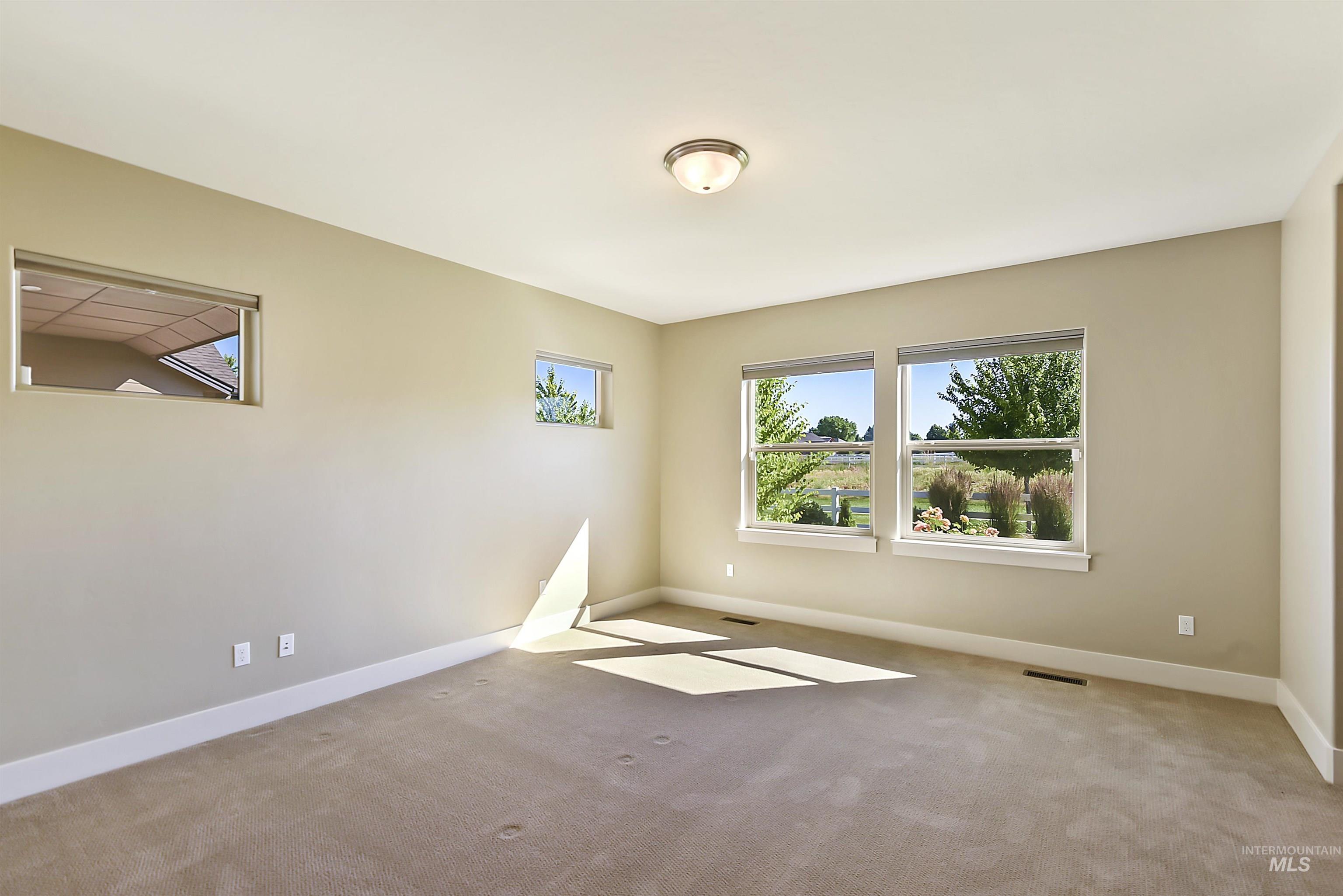 2074 N Payette River Way