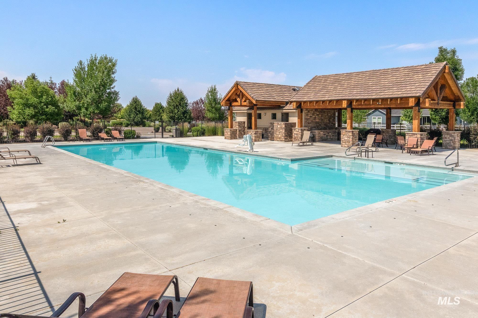 2074 N Payette River Way