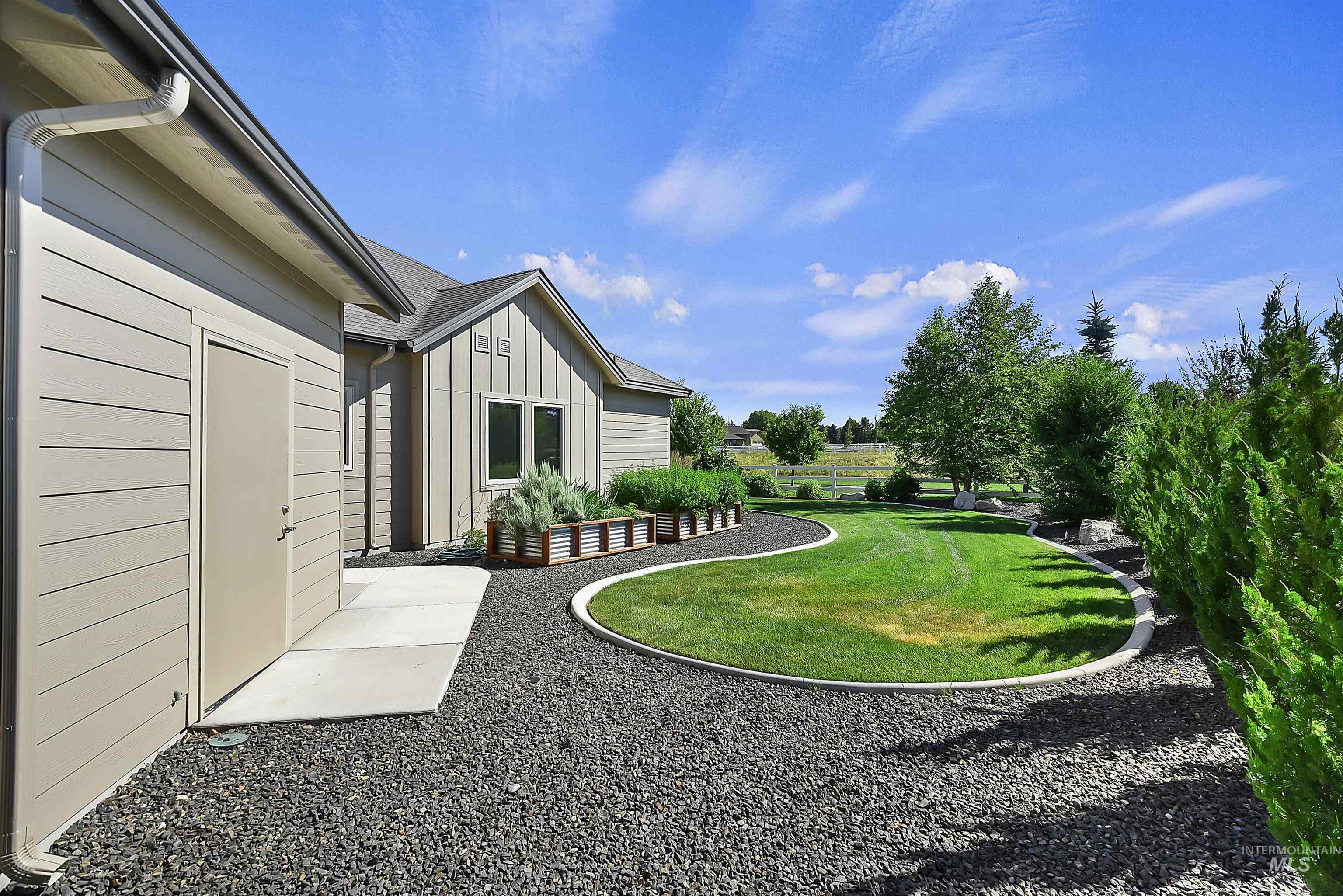 2074 N Payette River Way