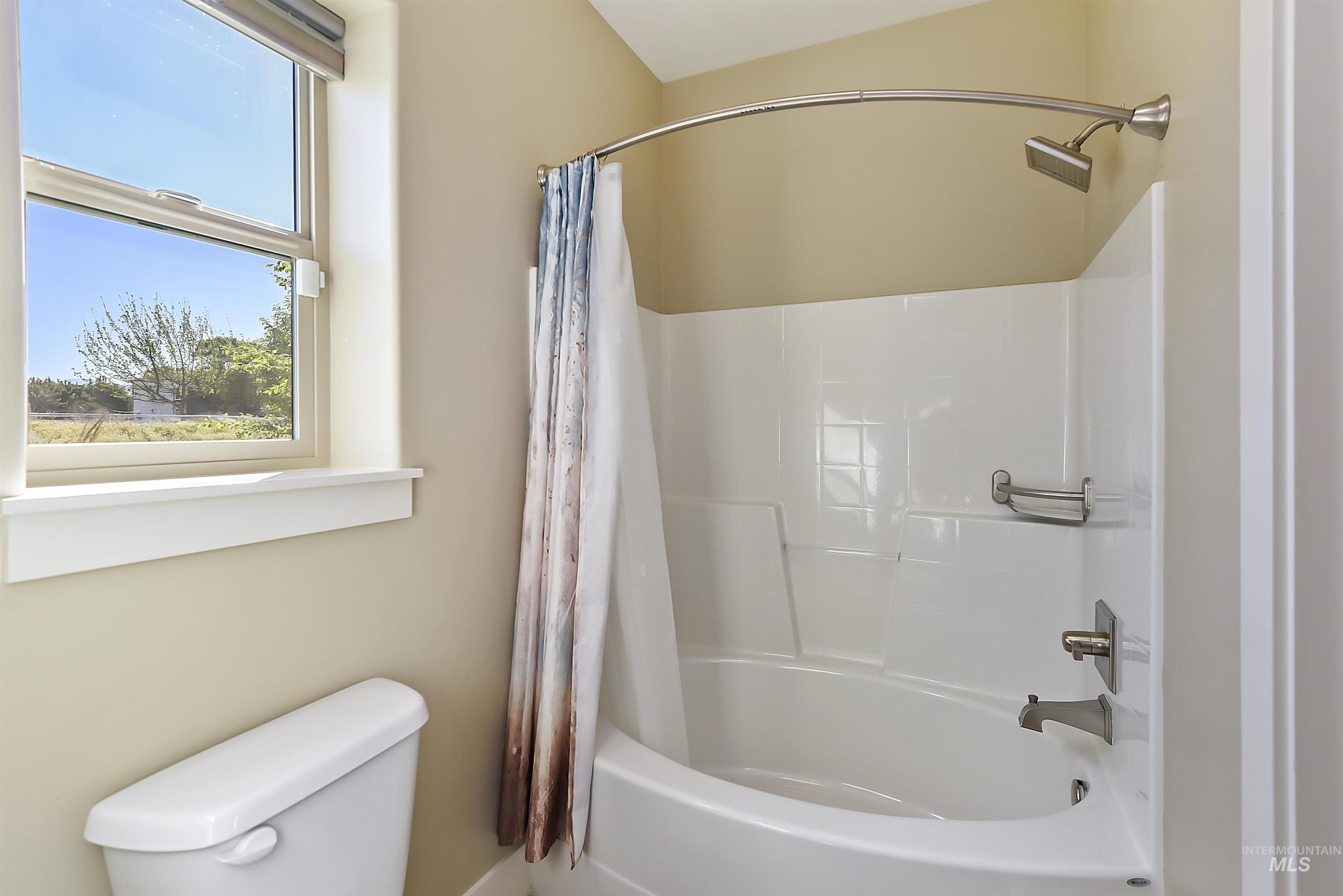 2074 N Payette River Way