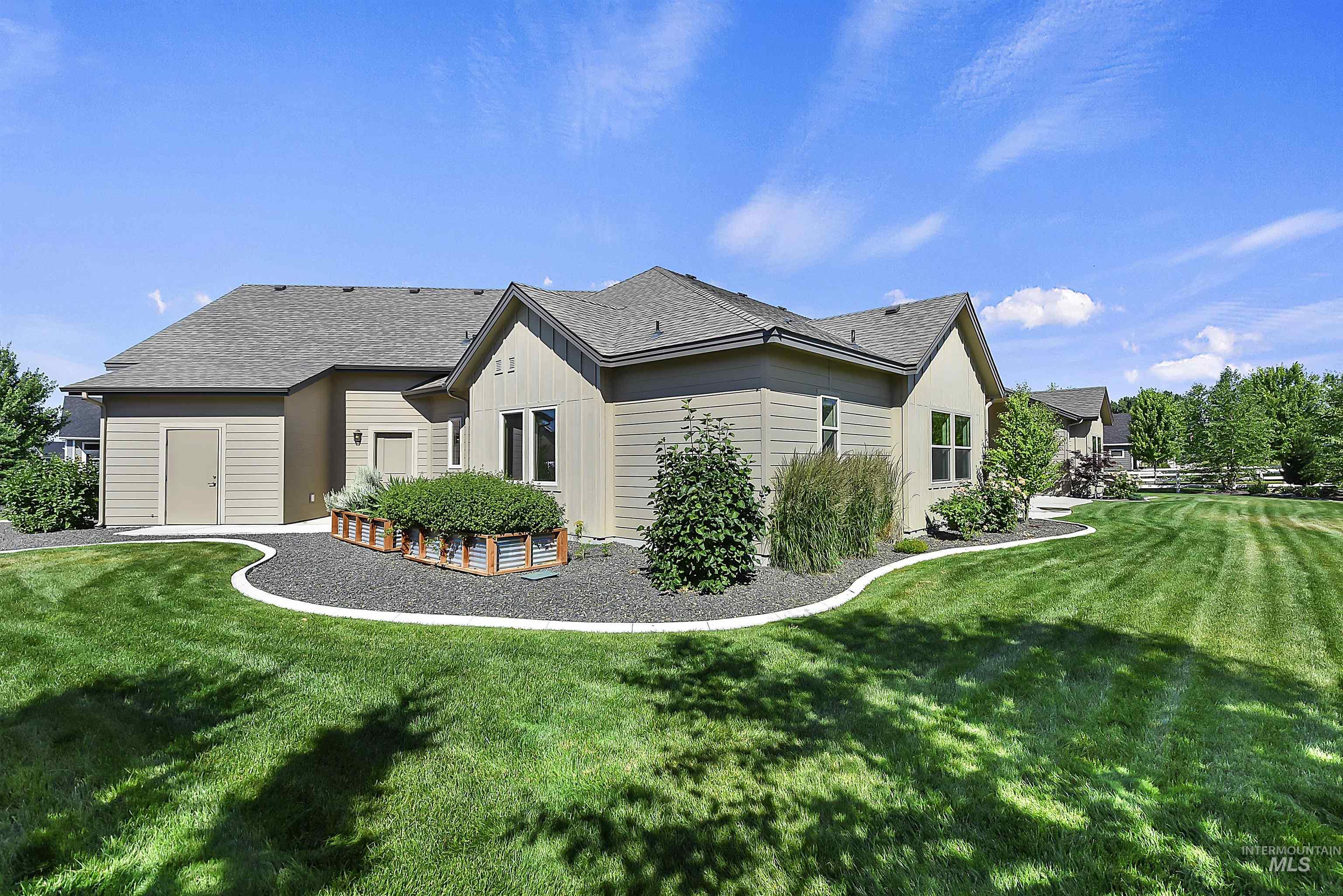 2074 N Payette River Way