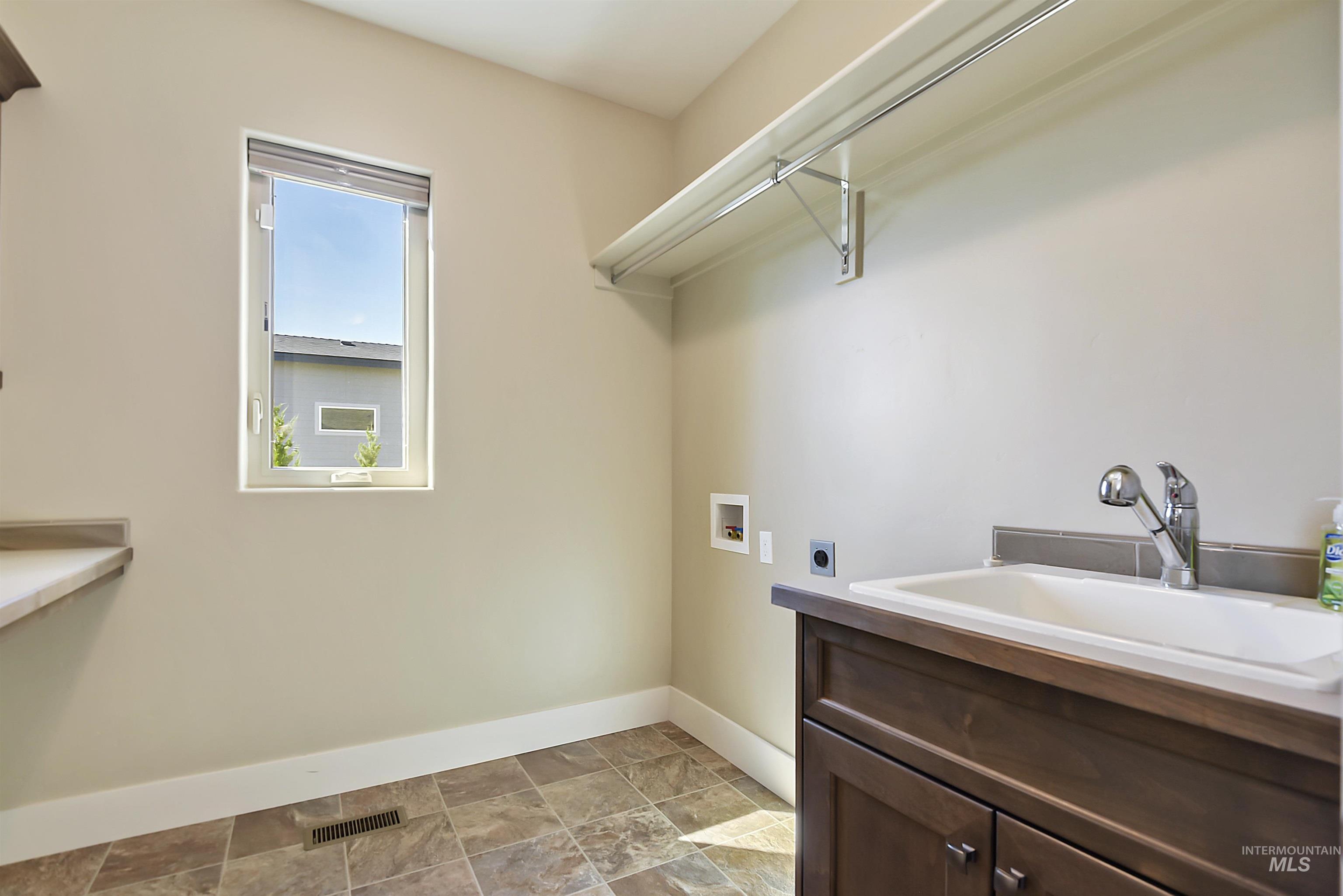 2074 N Payette River Way