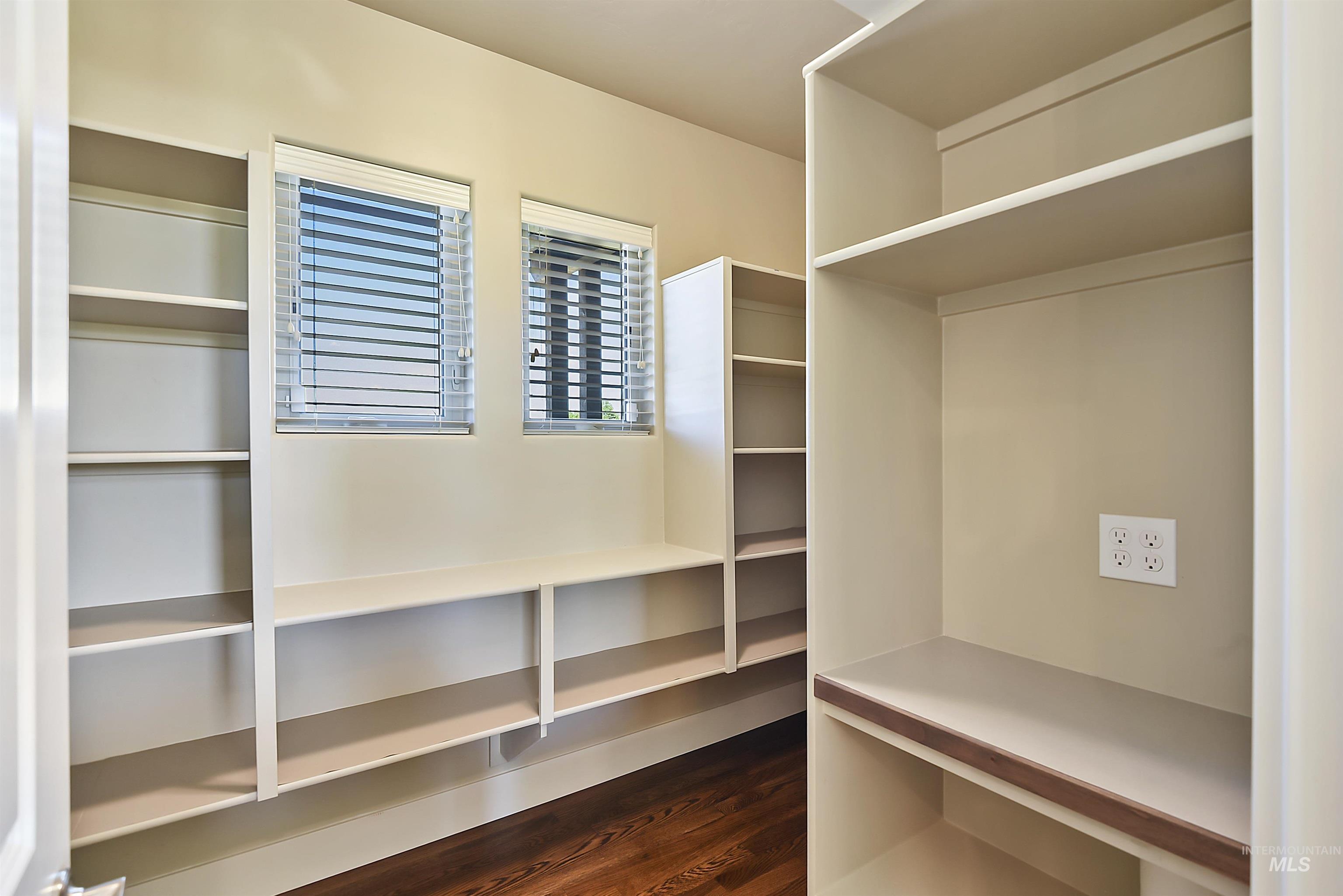 2074 N Payette River Way