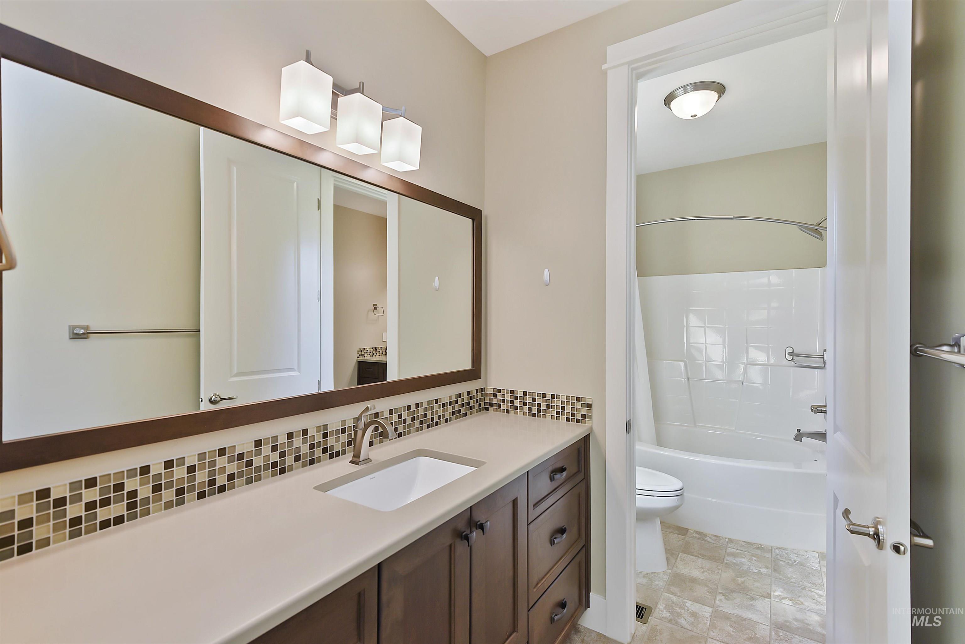 2074 N Payette River Way