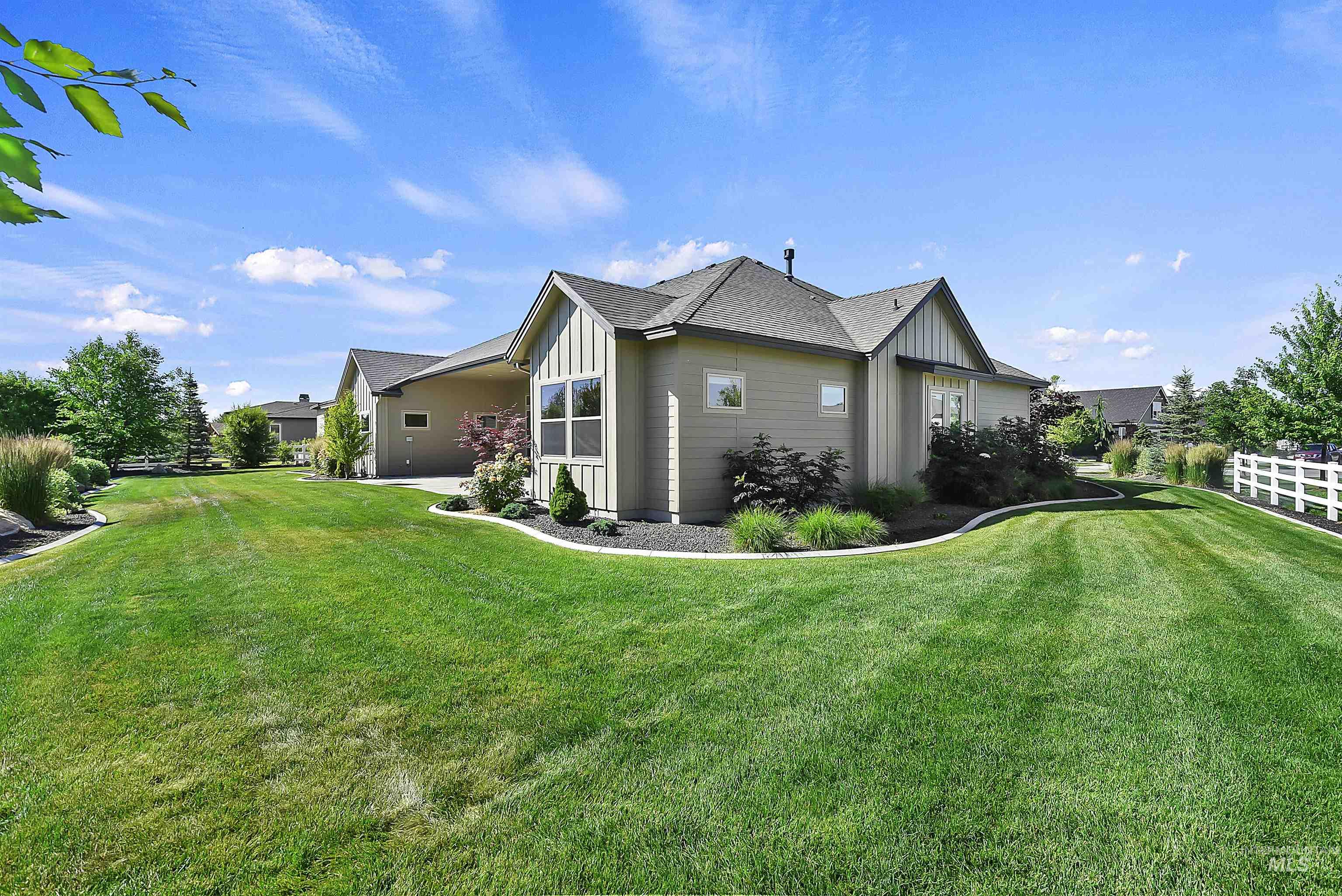 2074 N Payette River Way