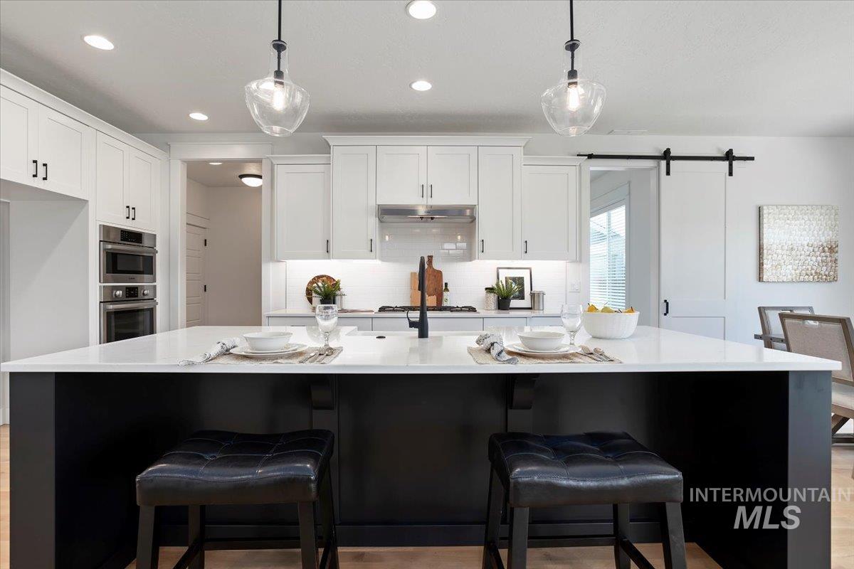 2737 N Rivington Ave.