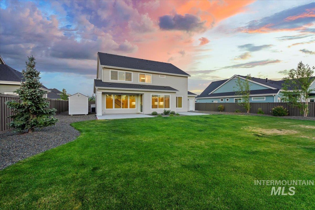 2737 N Rivington Ave.