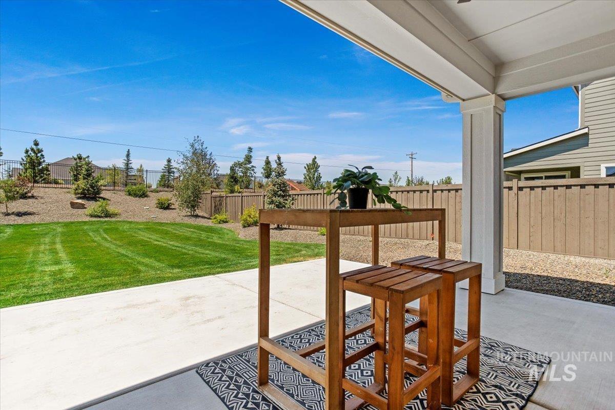 2737 N Rivington Ave.