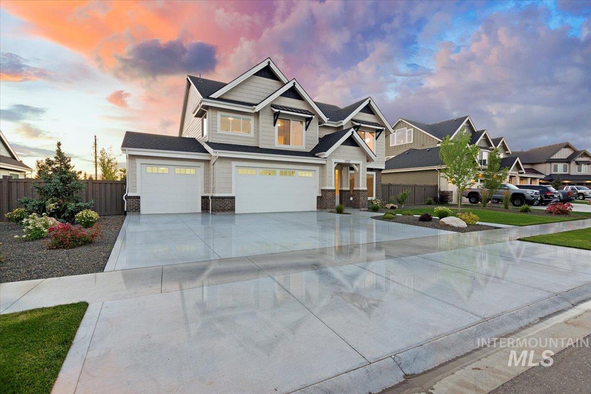 2737 N Rivington Ave.