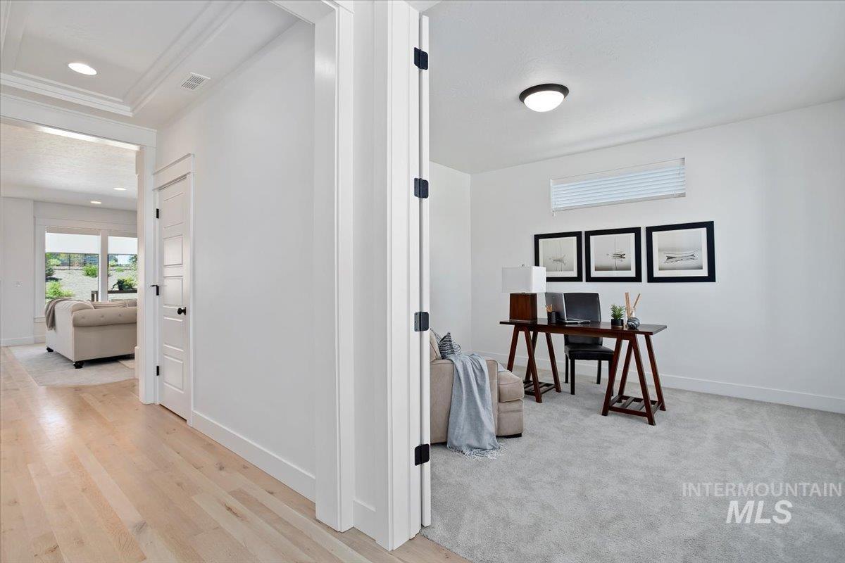 2737 N Rivington Ave.