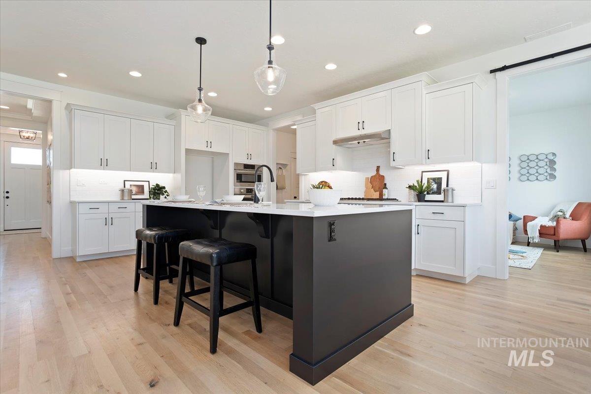 2737 N Rivington Ave.