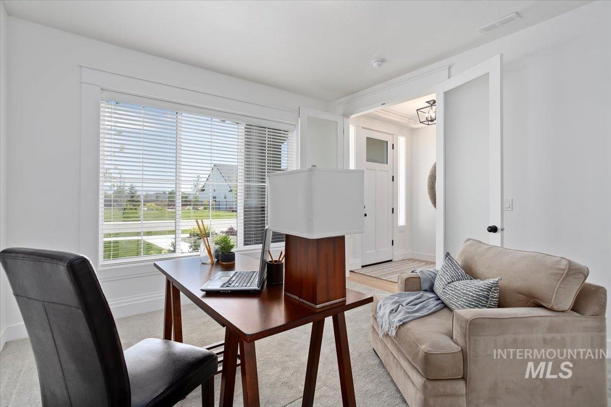 2737 N Rivington Ave.