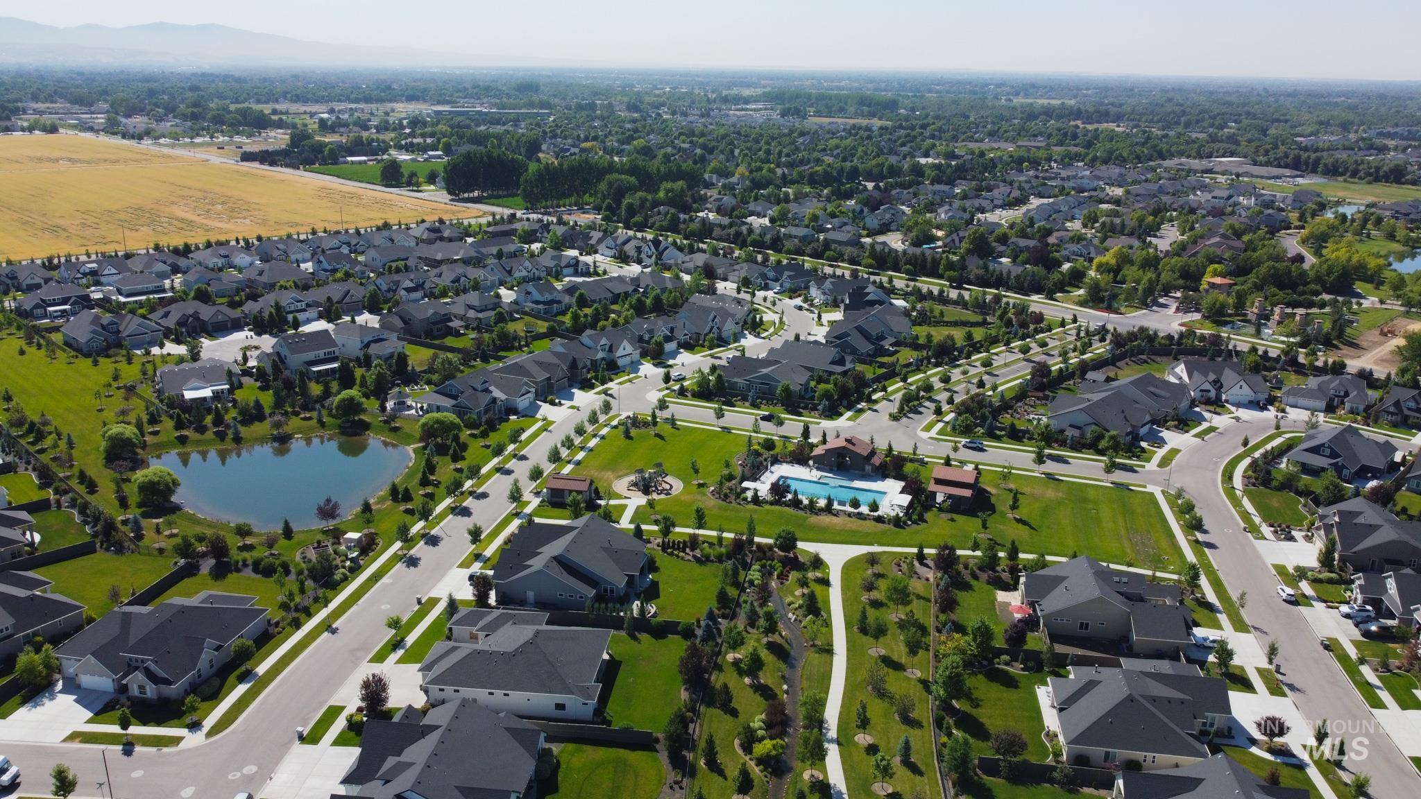 2737 N Rivington Ave.