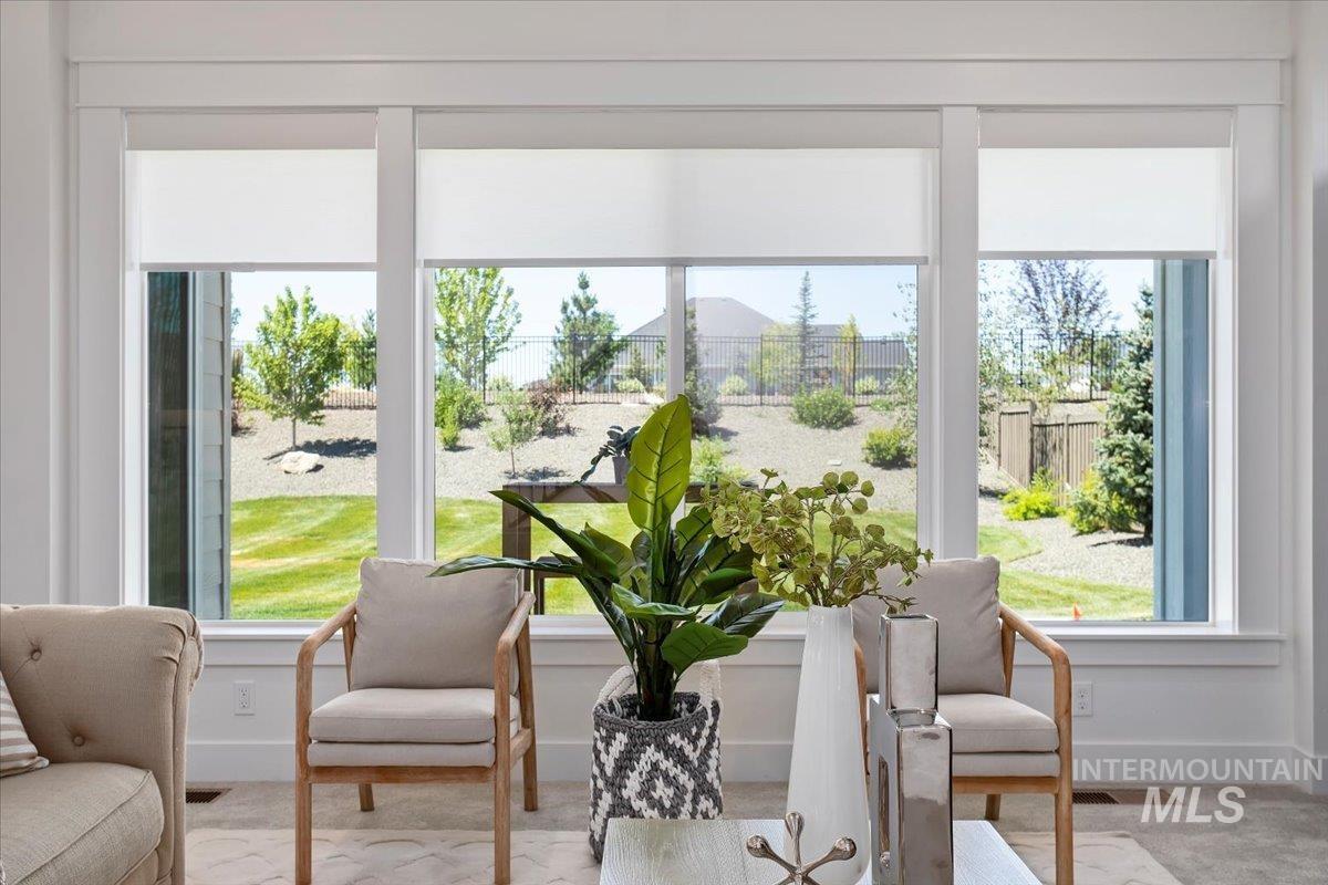 2737 N Rivington Ave.