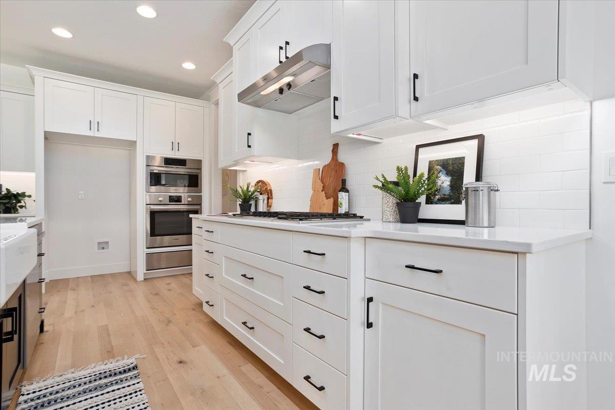 2737 N Rivington Ave.