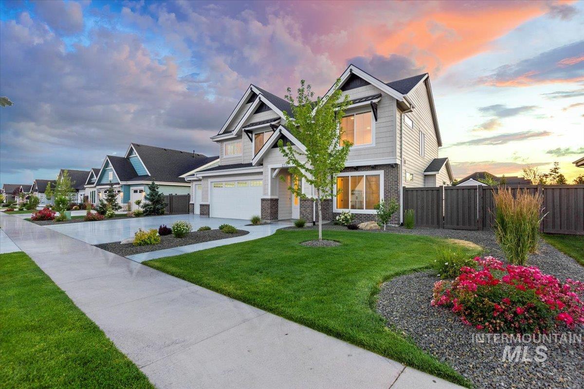 2737 N Rivington Ave.