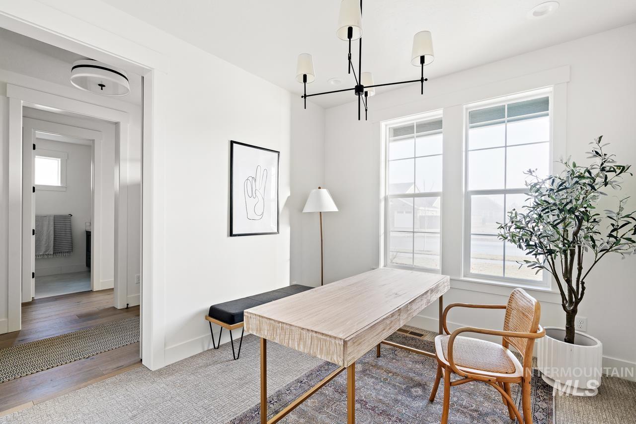 2547 N Black Forest Way