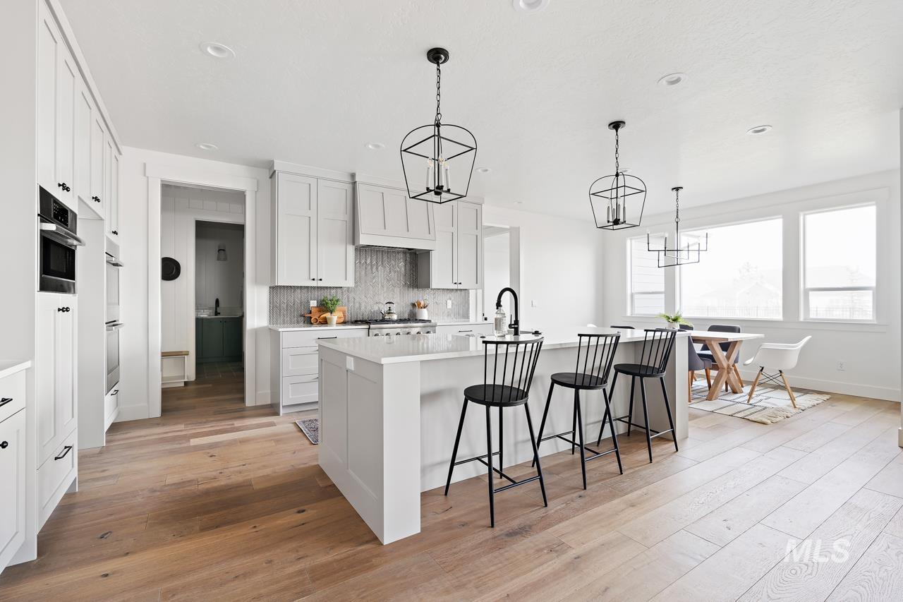 2547 N Black Forest Way