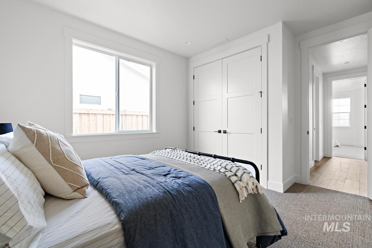 2547 N Black Forest Way