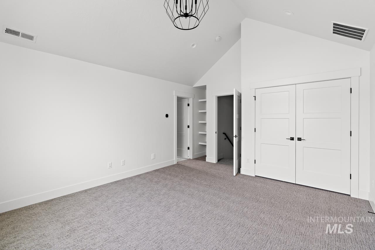 2547 N Black Forest Way