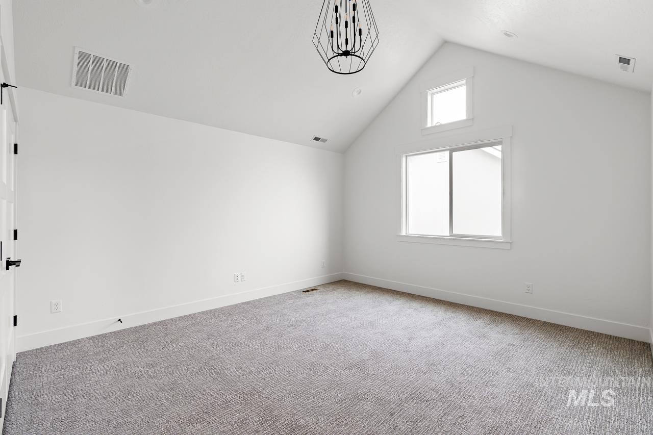 2547 N Black Forest Way