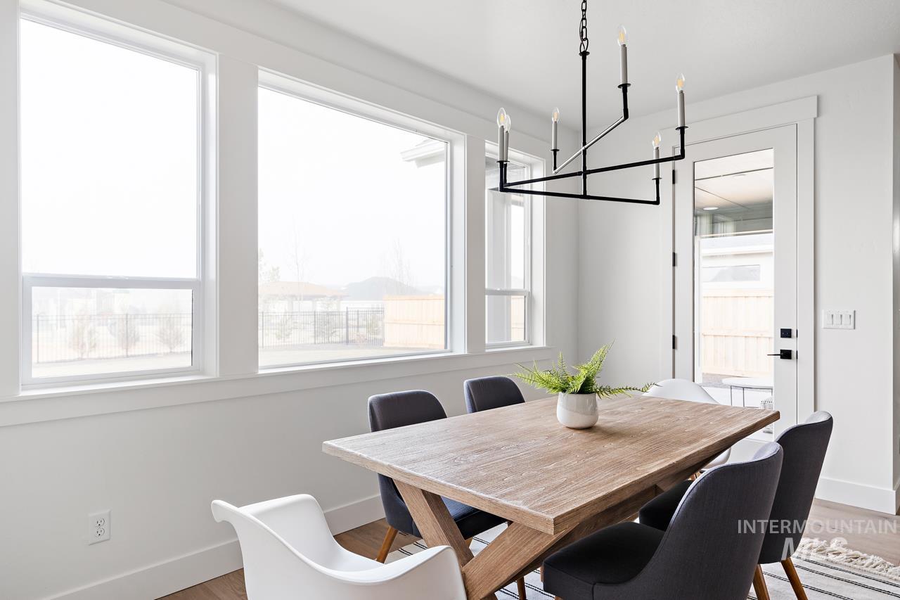 2547 N Black Forest Way