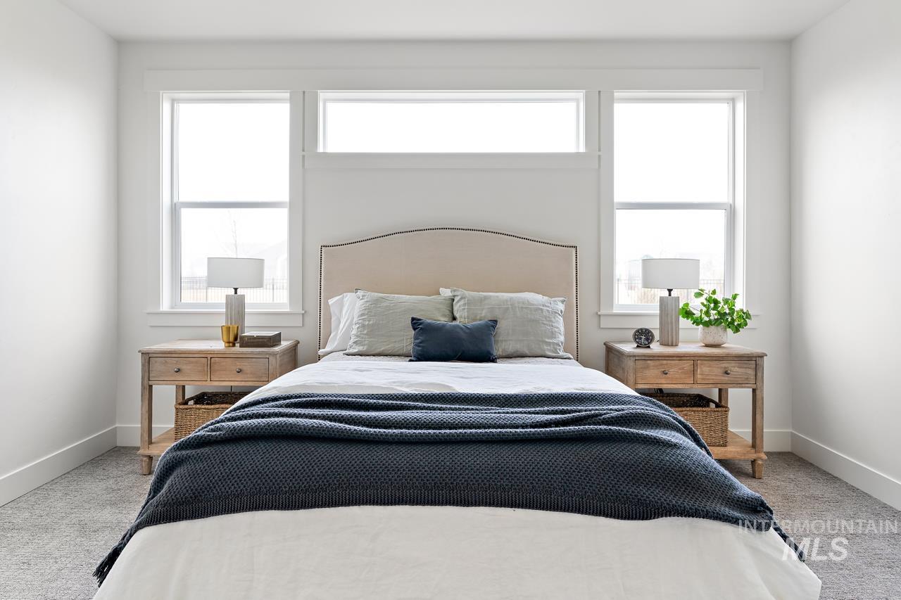 2547 N Black Forest Way