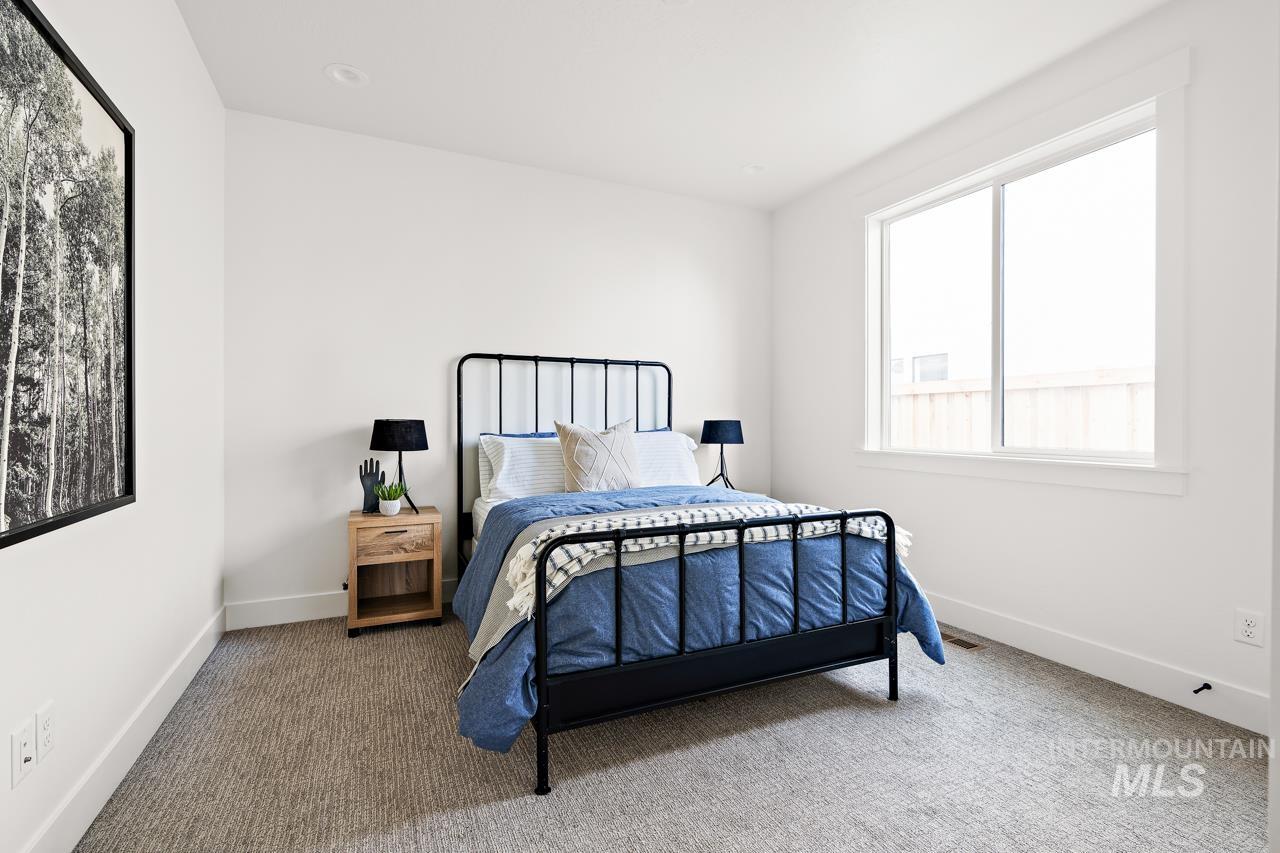 2547 N Black Forest Way