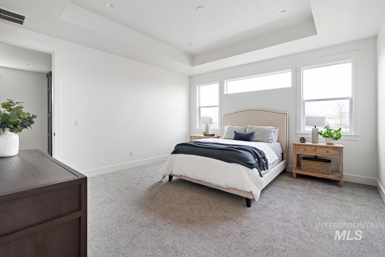 2547 N Black Forest Way