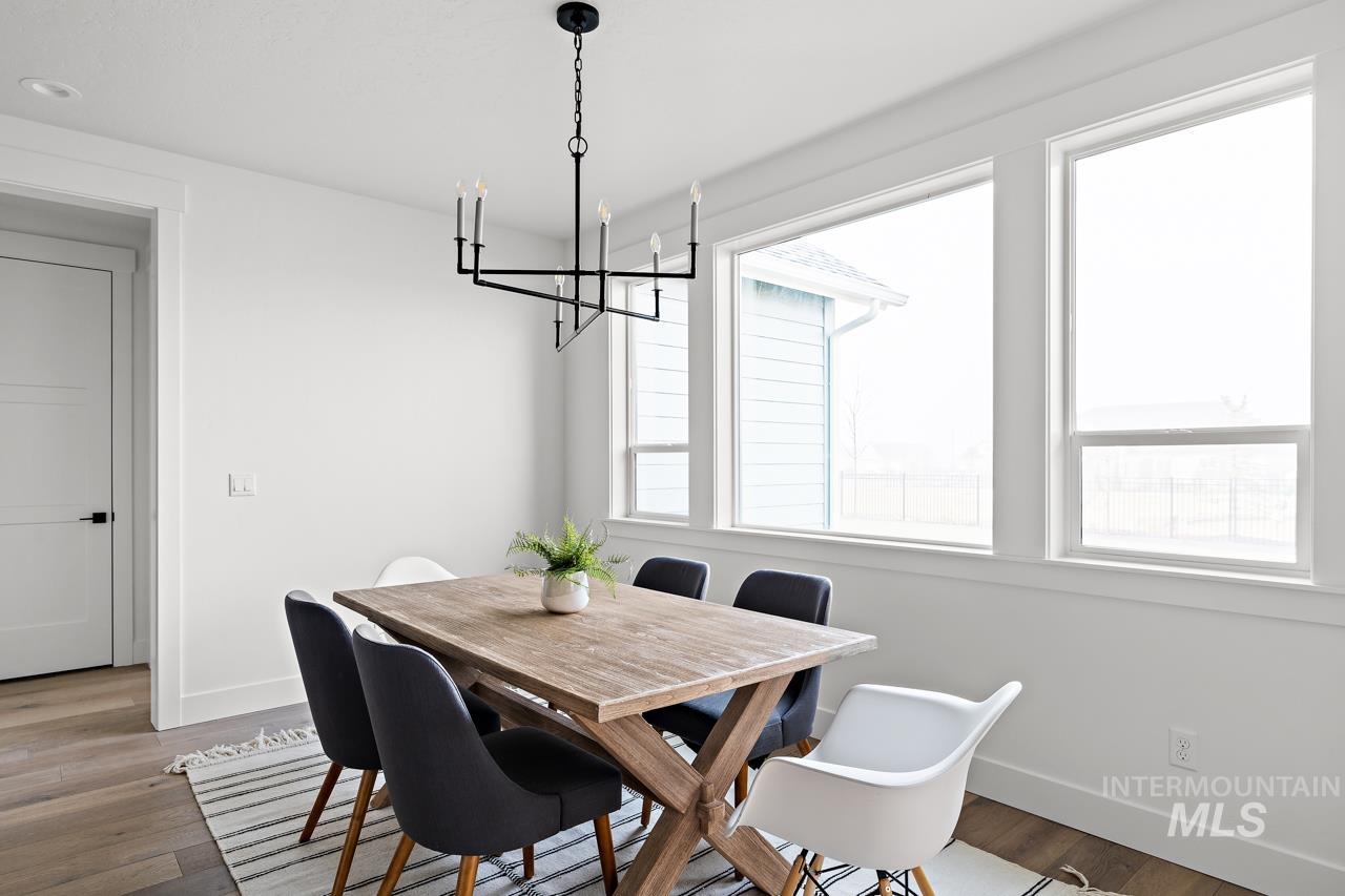 2547 N Black Forest Way