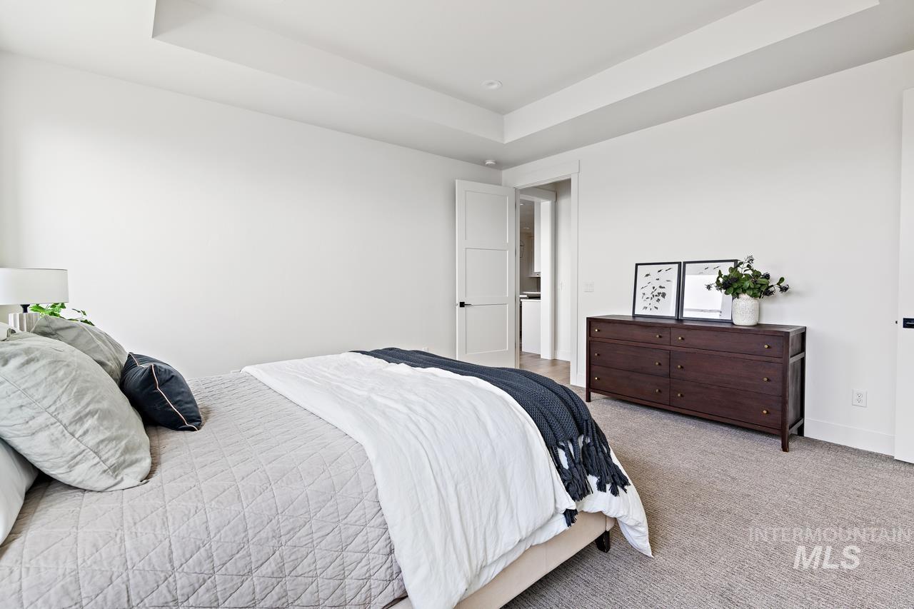 2547 N Black Forest Way