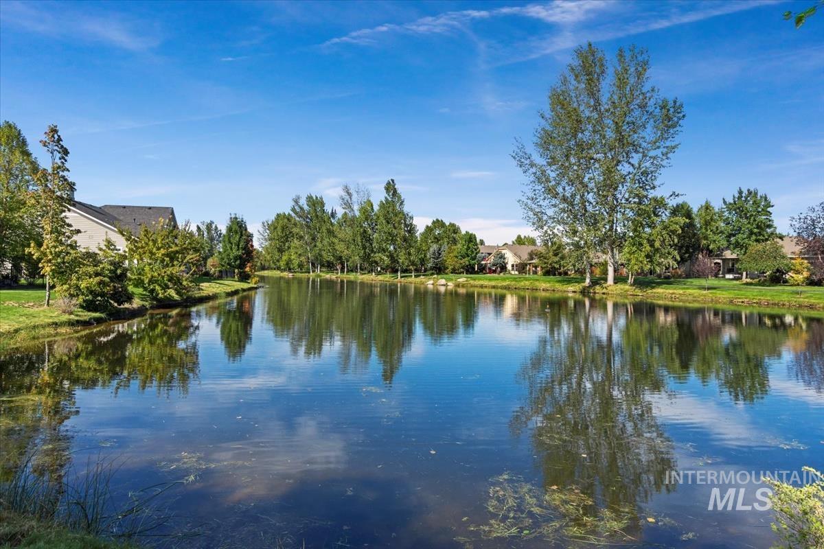 2841 S Lake Vista Ln