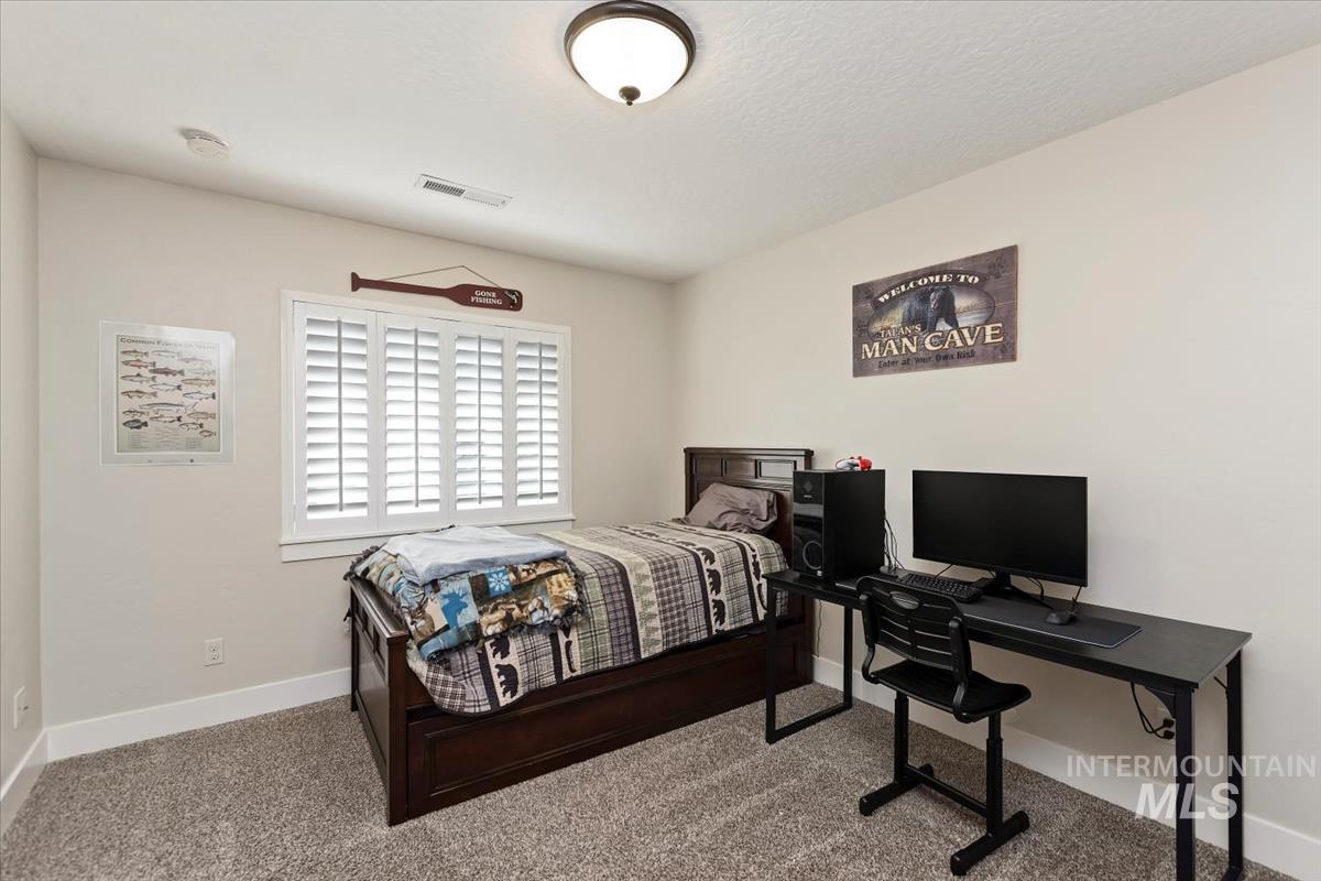 2841 S Lake Vista Ln