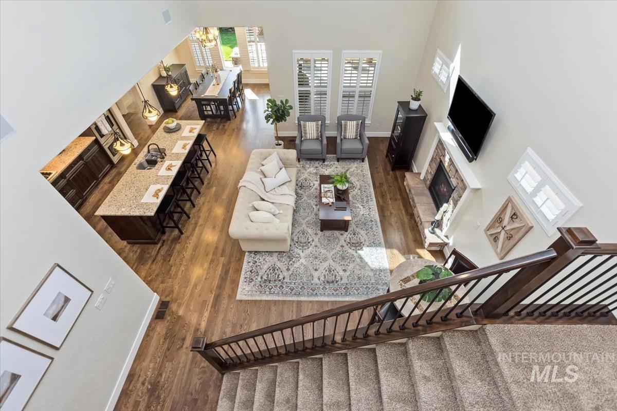 2841 S Lake Vista Ln