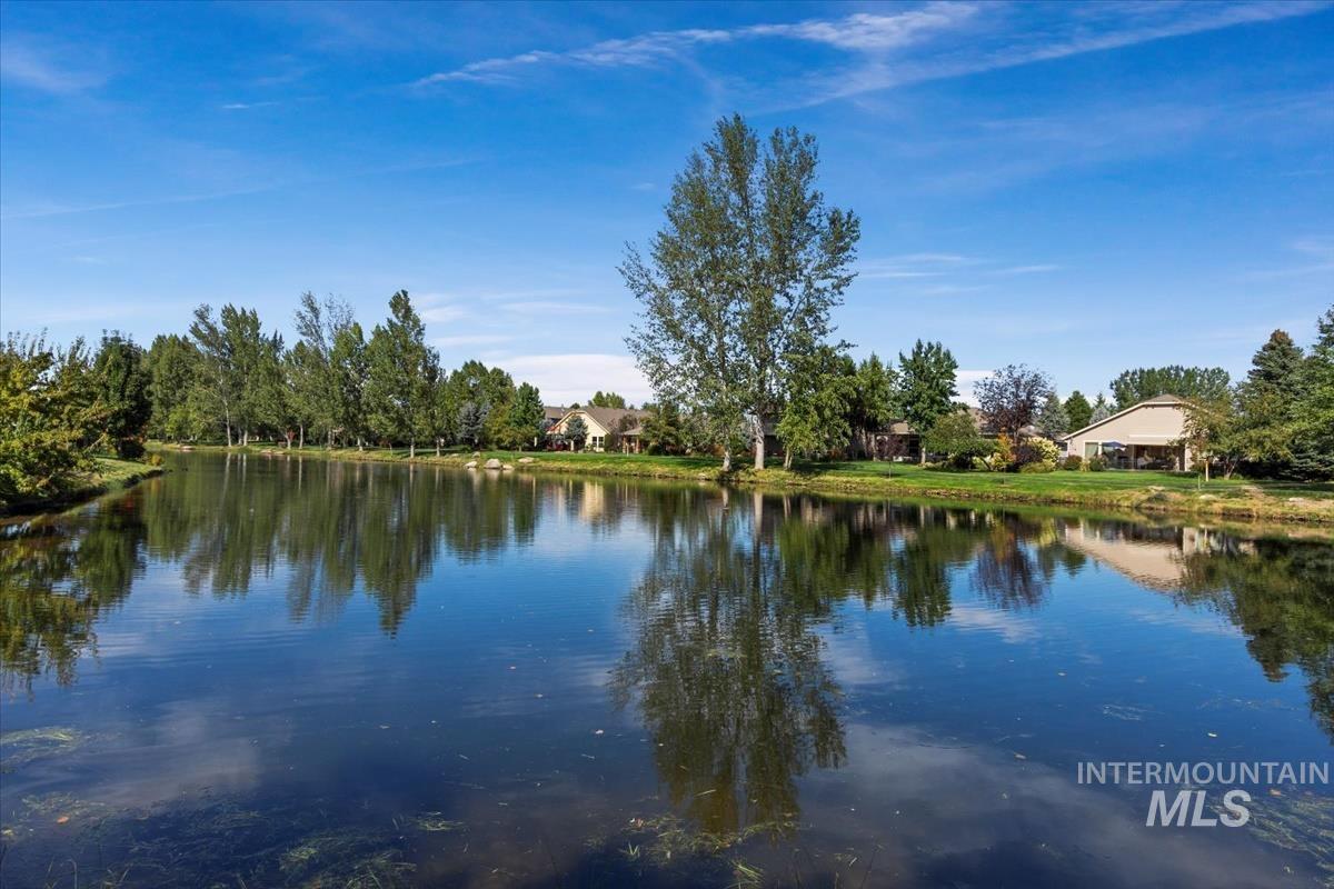 2841 S Lake Vista Ln