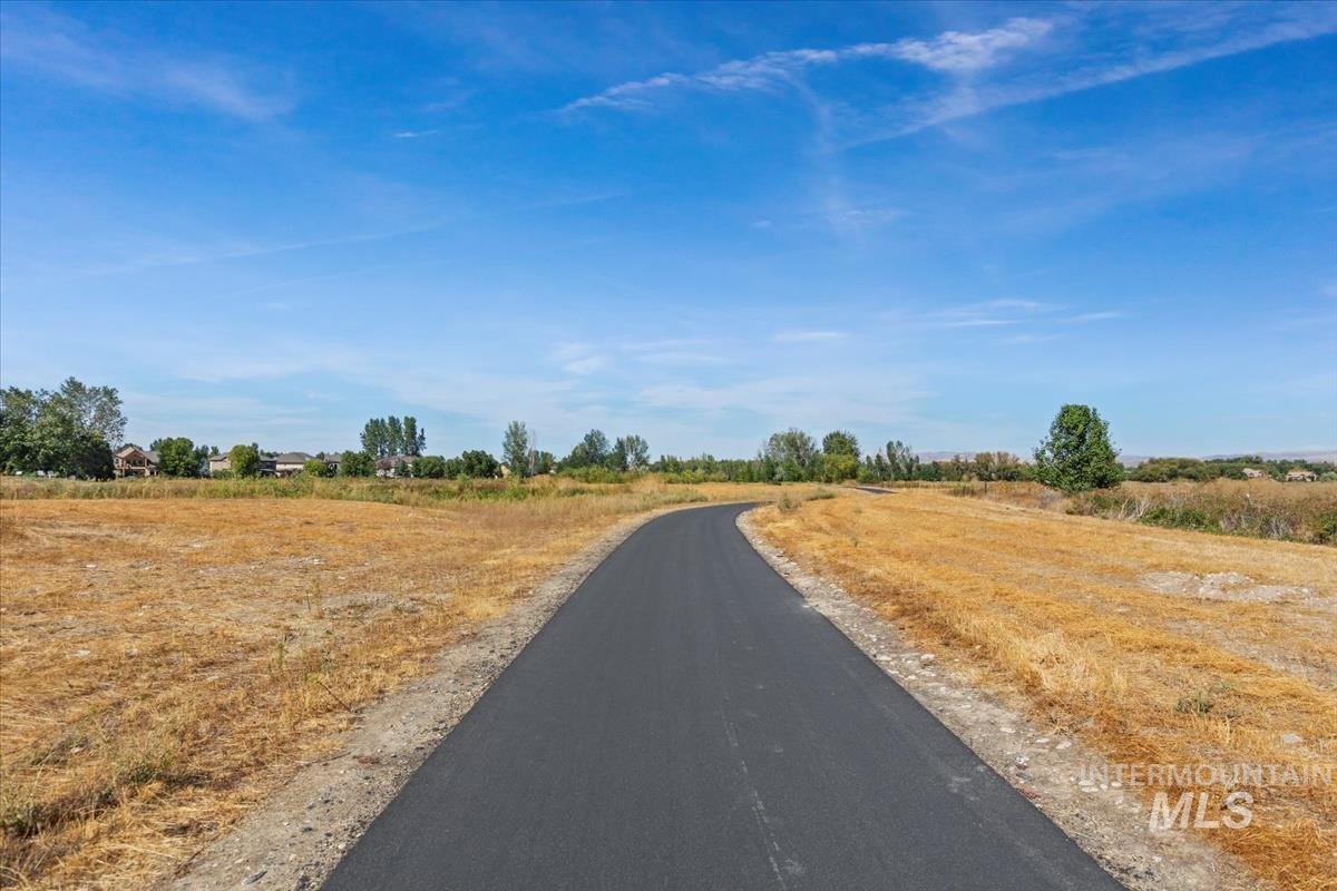 2841 S Lake Vista Ln