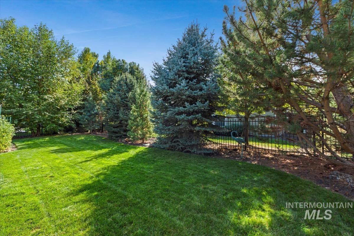 2841 S Lake Vista Ln