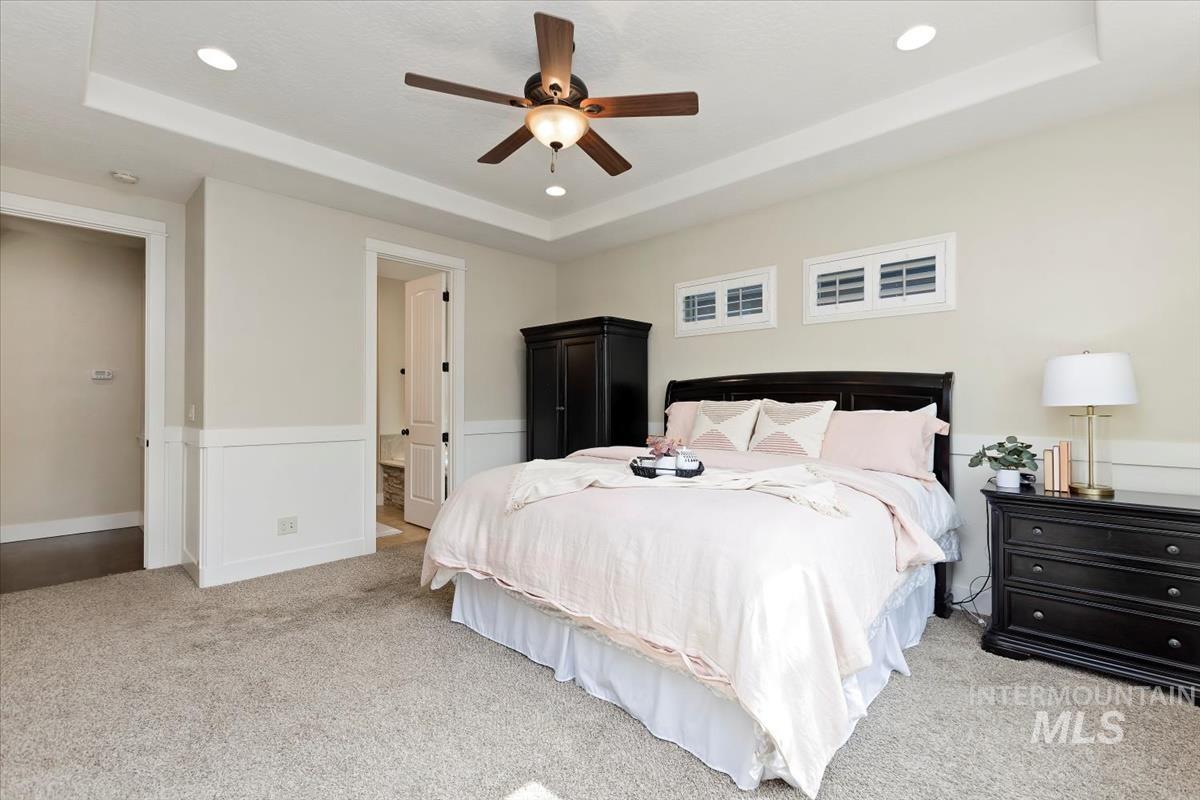 2841 S Lake Vista Ln