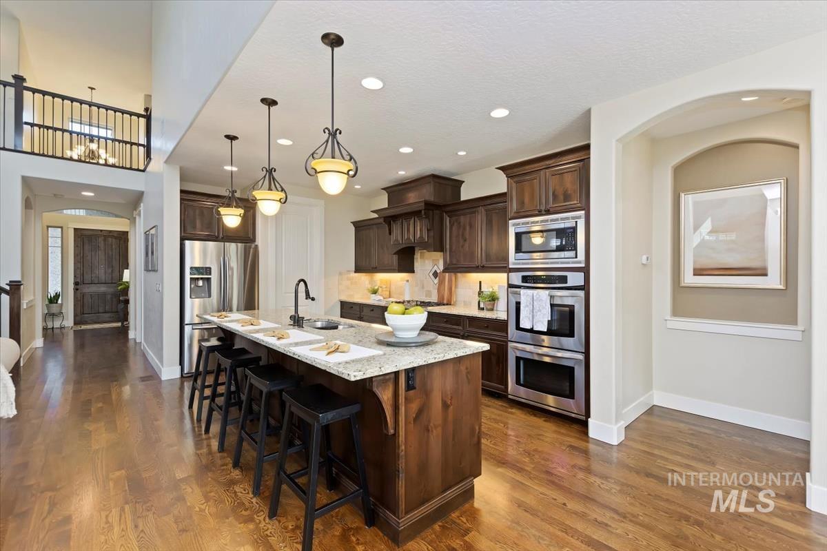 2841 S Lake Vista Ln