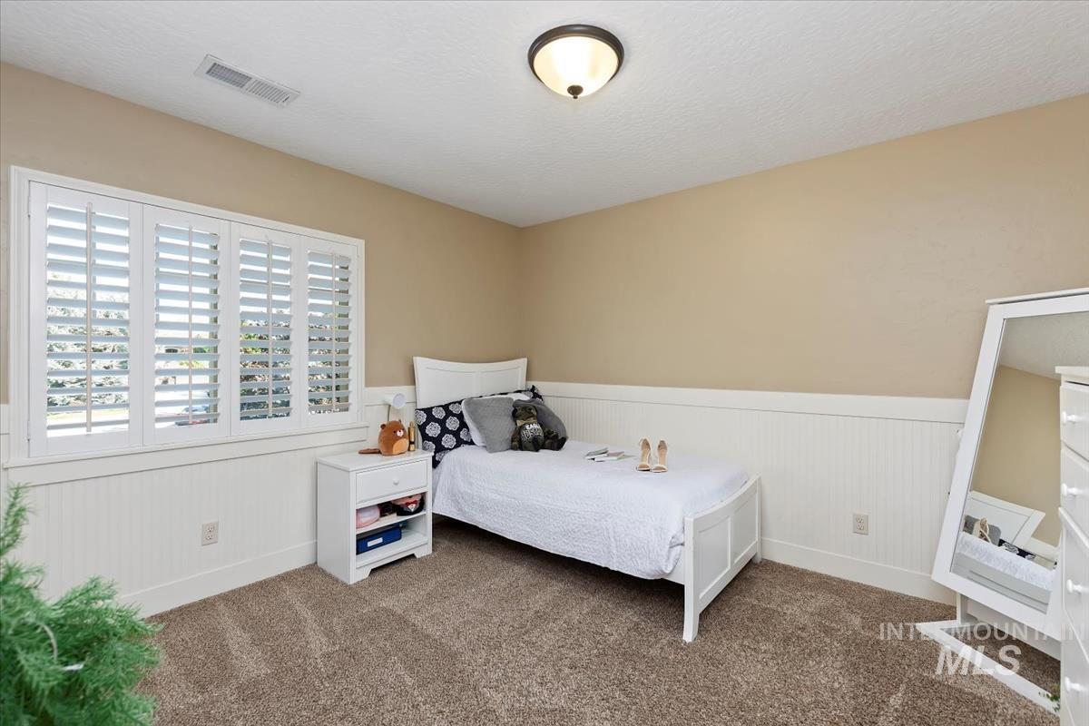 2841 S Lake Vista Ln