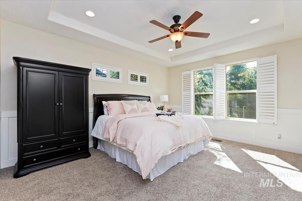 2841 S Lake Vista Ln