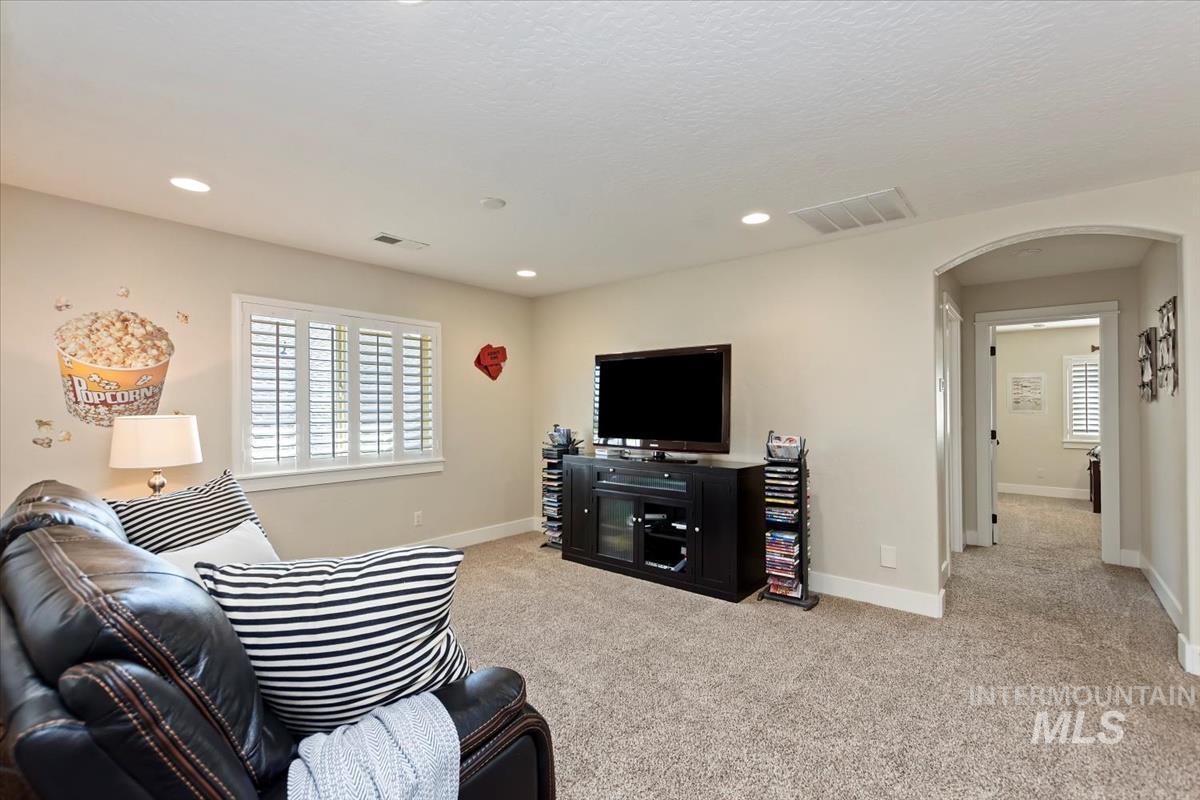 2841 S Lake Vista Ln