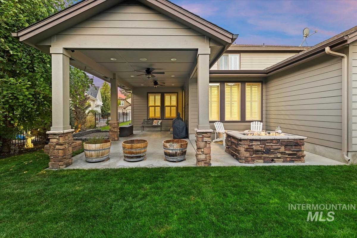 2841 S Lake Vista Ln