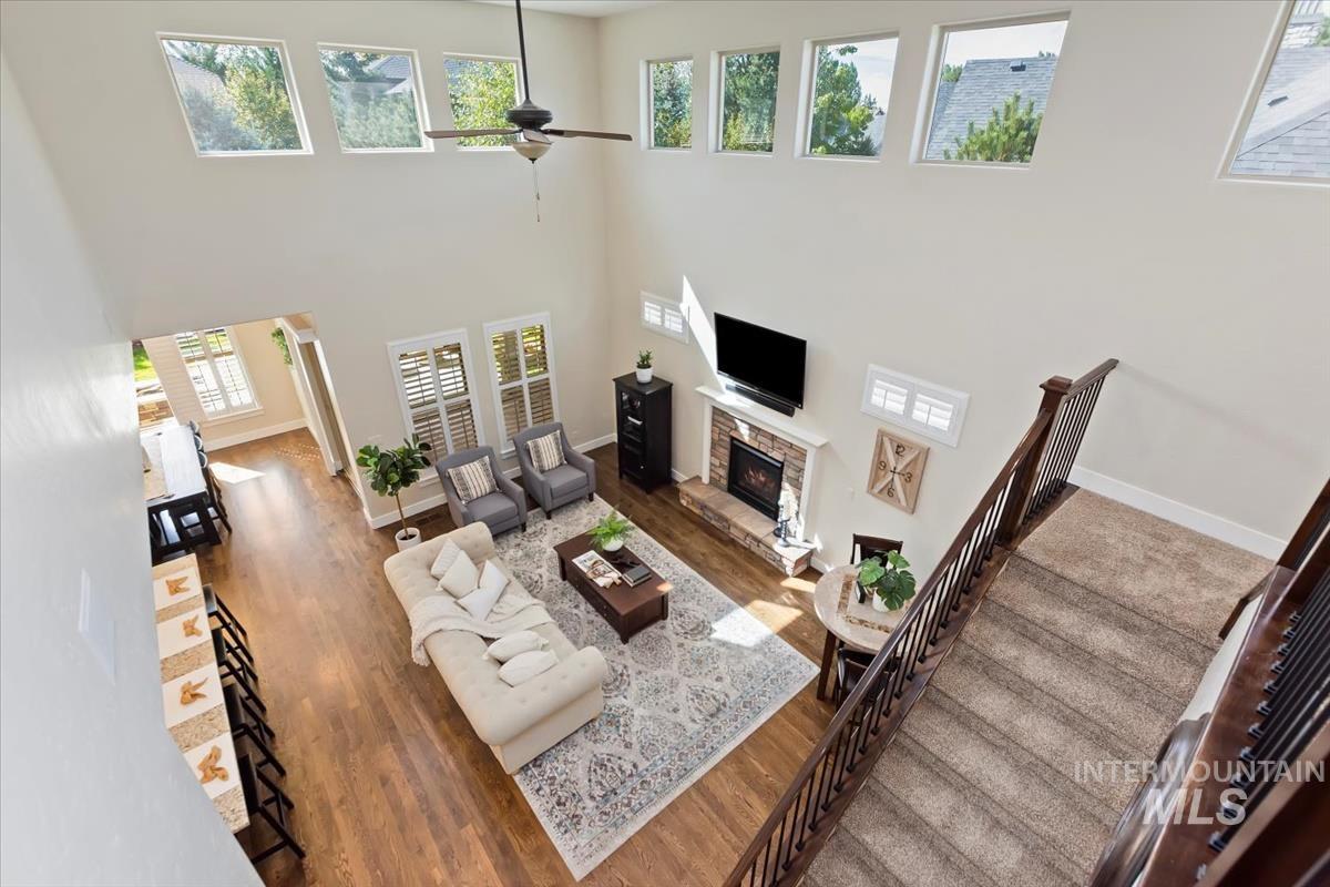 2841 S Lake Vista Ln